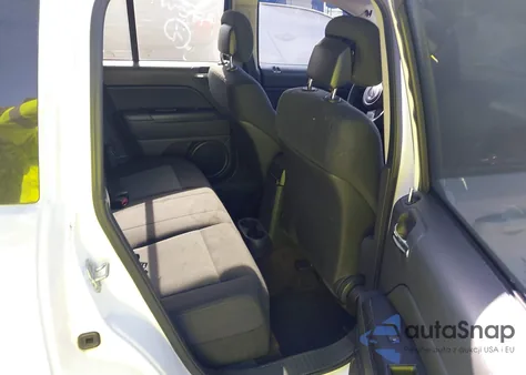 2013 Jeep Compass Sport z USA, uszkodzony, nr VIN 1C4NJCBA9DD244142